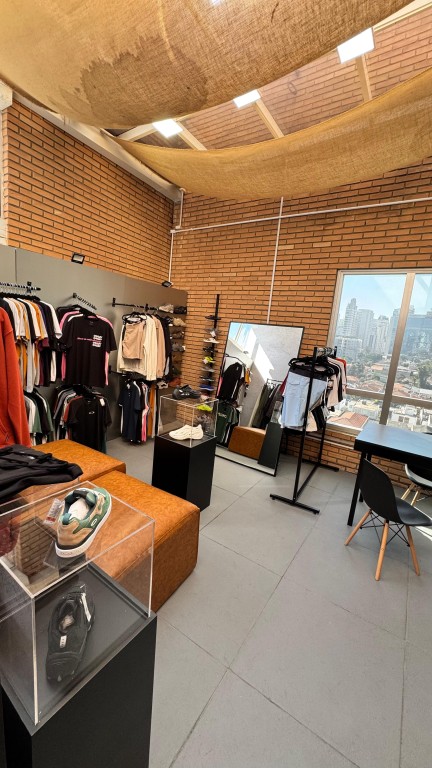 Showroom Oakley: projeto realizado para a Essilor — 3